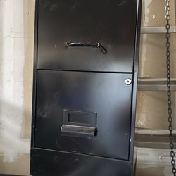 2 Drawer file cabinet no keys