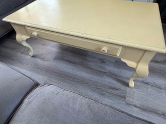 SOLID WOOD COFFEE TABLE