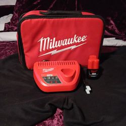 Milwaukee M-12 Battery/charger/Travel Case