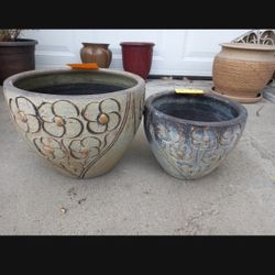 2 sets of ceramic pots. 