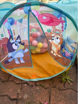 Bluey 2-in-1 Activity Playland  Toy lots of Balls Incl