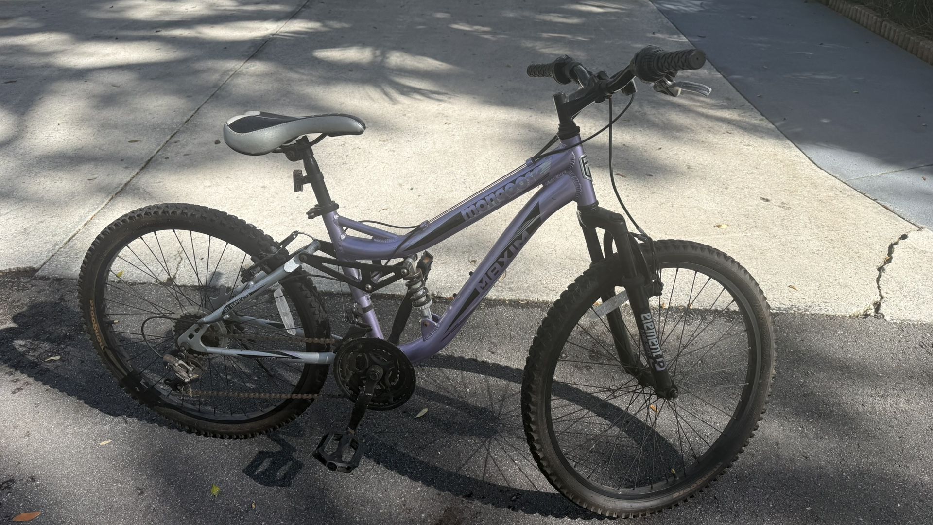 Women’s 21 Speed Mountain Bike Mongoose