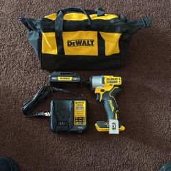 Dewalt 1/4 Cordless Impact Driver !!!!! Pick Up Only !!!!! 