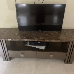 Adriana Hoyos Console/TV Stand 