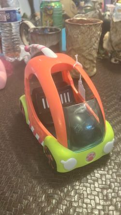 Little pet shop car