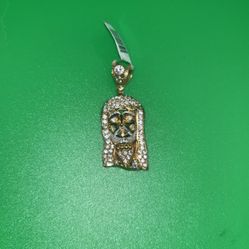 10K Gold Chain With 10K Gold Pendant 