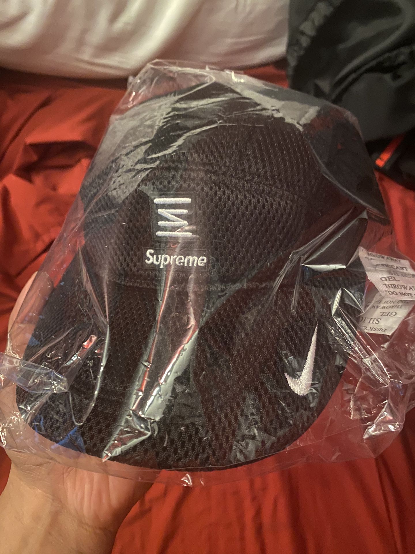 Nike SUPREME Hat 