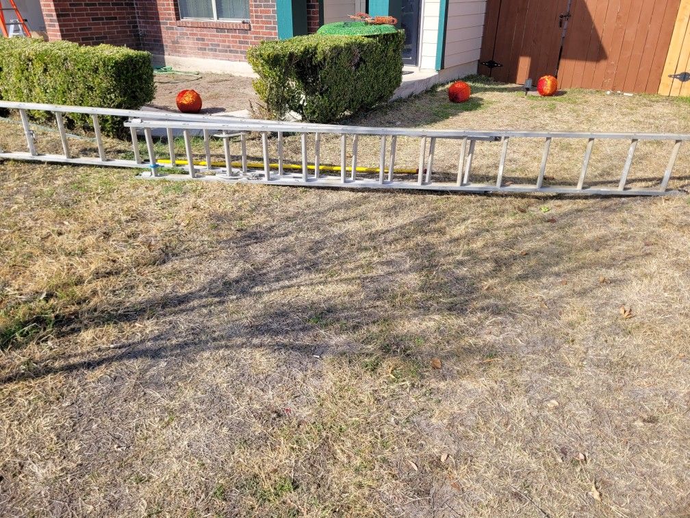 30 Foot Ladder for Sale in San Antonio, TX OfferUp