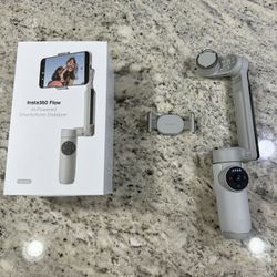 Insta360 Flow – AI-Powered Smartphone Gimbal 