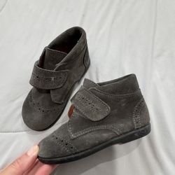 Brand New Shoes Size 8.5. Unisex 