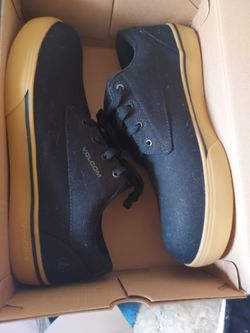 NEW mens volcom workwear skate inspired shoes