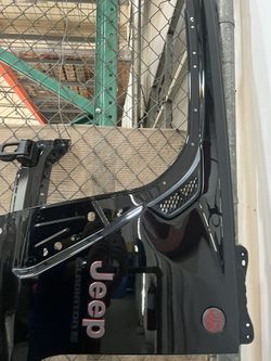 Jeep Gladiator. Sport Mojave Rubicon  Aluminum Fenders Mint Condition 