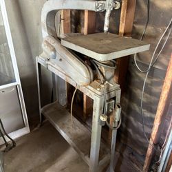 Delta Jigsaw With Stand