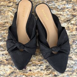 Pointed Toe Flats 