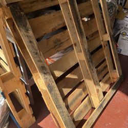 2 Free Pallets