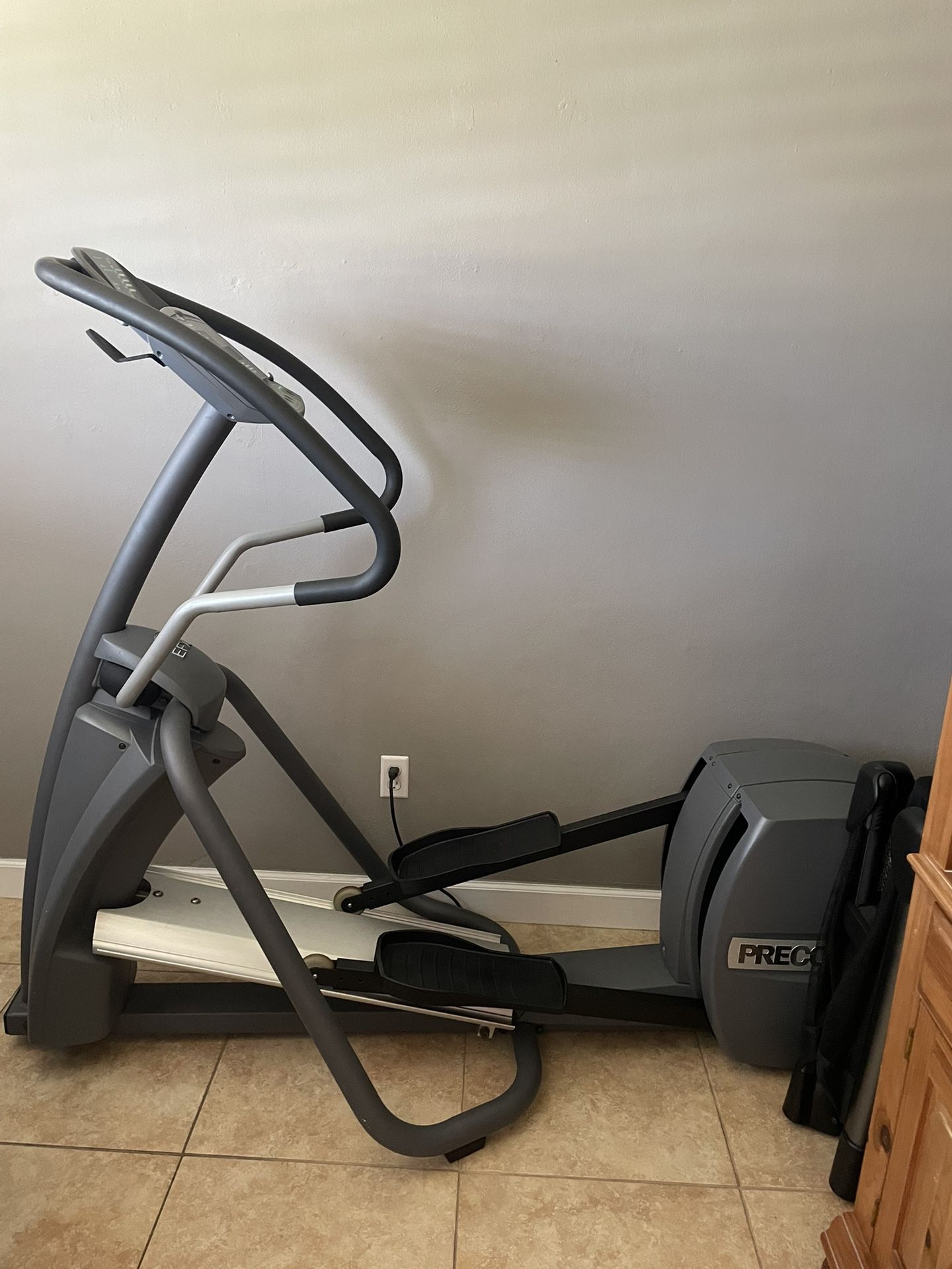 Precor Elliptical EFX 5.23