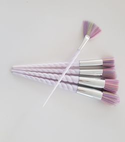 5 pcs unicorn makeup brush set. need to go. on big sale