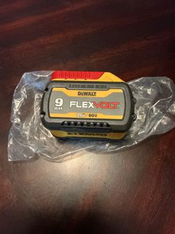 Dewalt bateria flex volt de 20v 60v  nueva precio firme