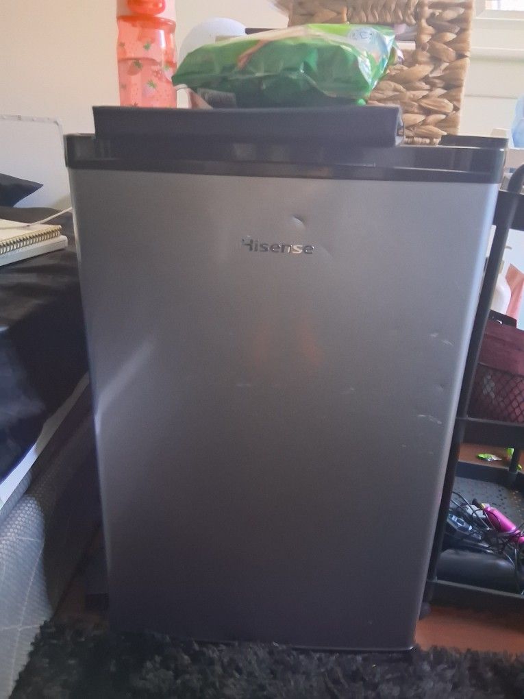 Hisense Mini Fridge
