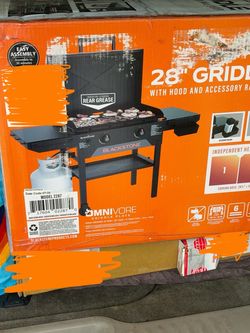 Blackstone 28" Griddle with Hood and Accessory Rack