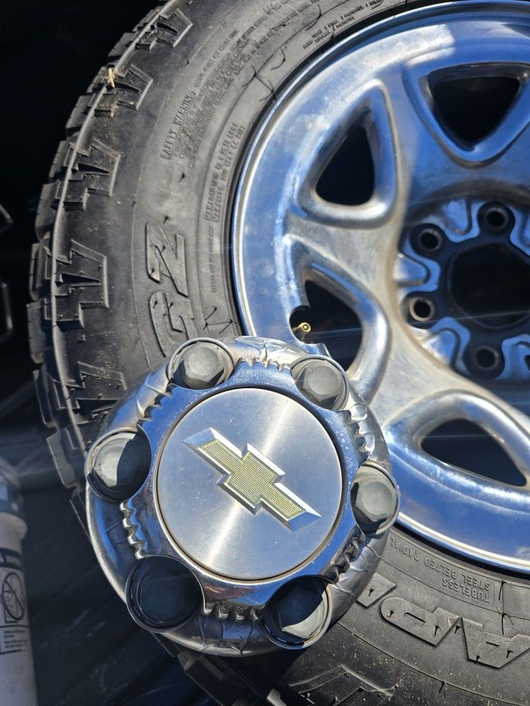 2016 Chevy silverado RIMS+TIRES