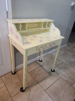 Vanity for kids