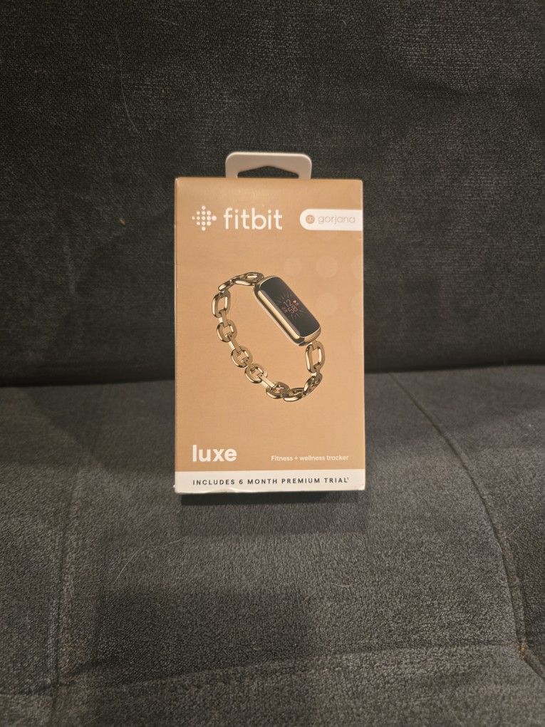 Fitbit Luxe (With 6 Months Premium Trial)