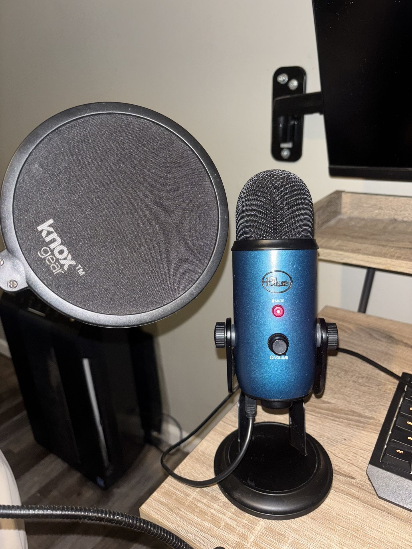 Logitech Midnight blue Yeti Microphone