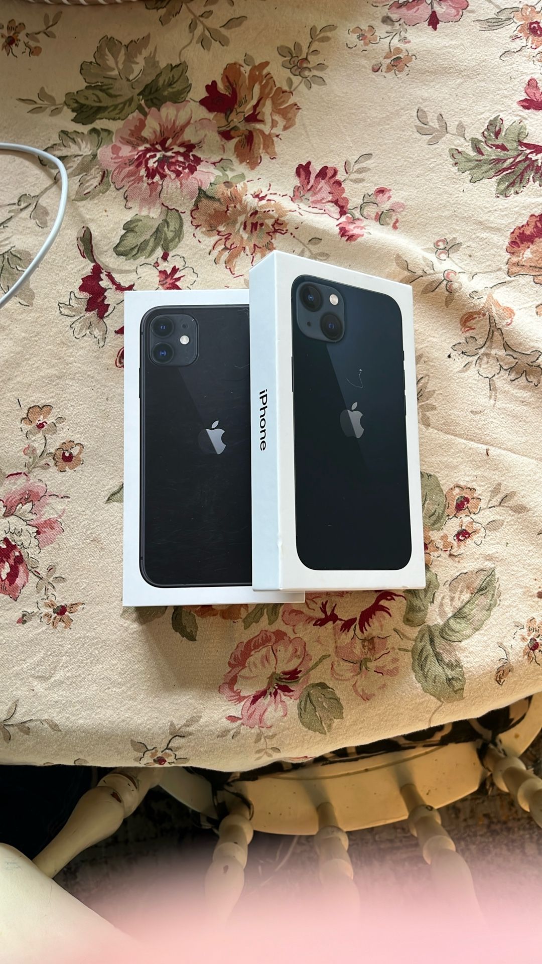 iPhone boxes just has the plastic thing inside for iPhone 11 for iPhone 13