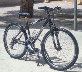 Diamondback men's mountain bike size 26