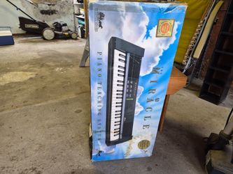 Miracle Piano Teaching System by Nintendo