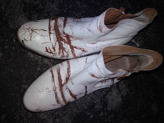 White Leather Ankle Boots with Brown Detail