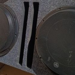 2- JL AUDIO 12W6V3 SUBS IN PORTED BOX
