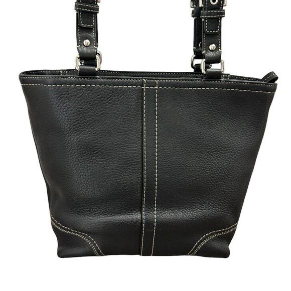 Coach Hamilton Black Pebbled Leather Hobo Shoulder Bag Double Handle F13089Coach satchel or hobo bag
Hamilton
Black pebbled leather
Silver tone hardwa