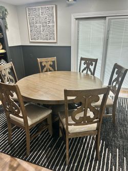 Beautiful solid wood table with 6 chairs