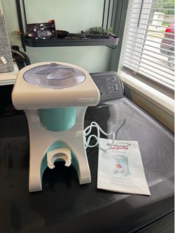 Brentwood Snow Cone Maker and Shaved Ice Machine in Blue