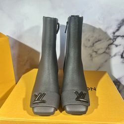 🤩Authentic Louis Vuitton LV Shake Ankle Boots – Women’s 7.5 & 8 In-Hand | Limited Pairs