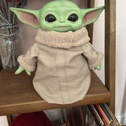 Star wars The child 11” baby Yoda doll mattel