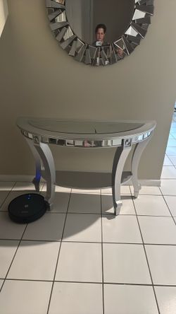Entrance table