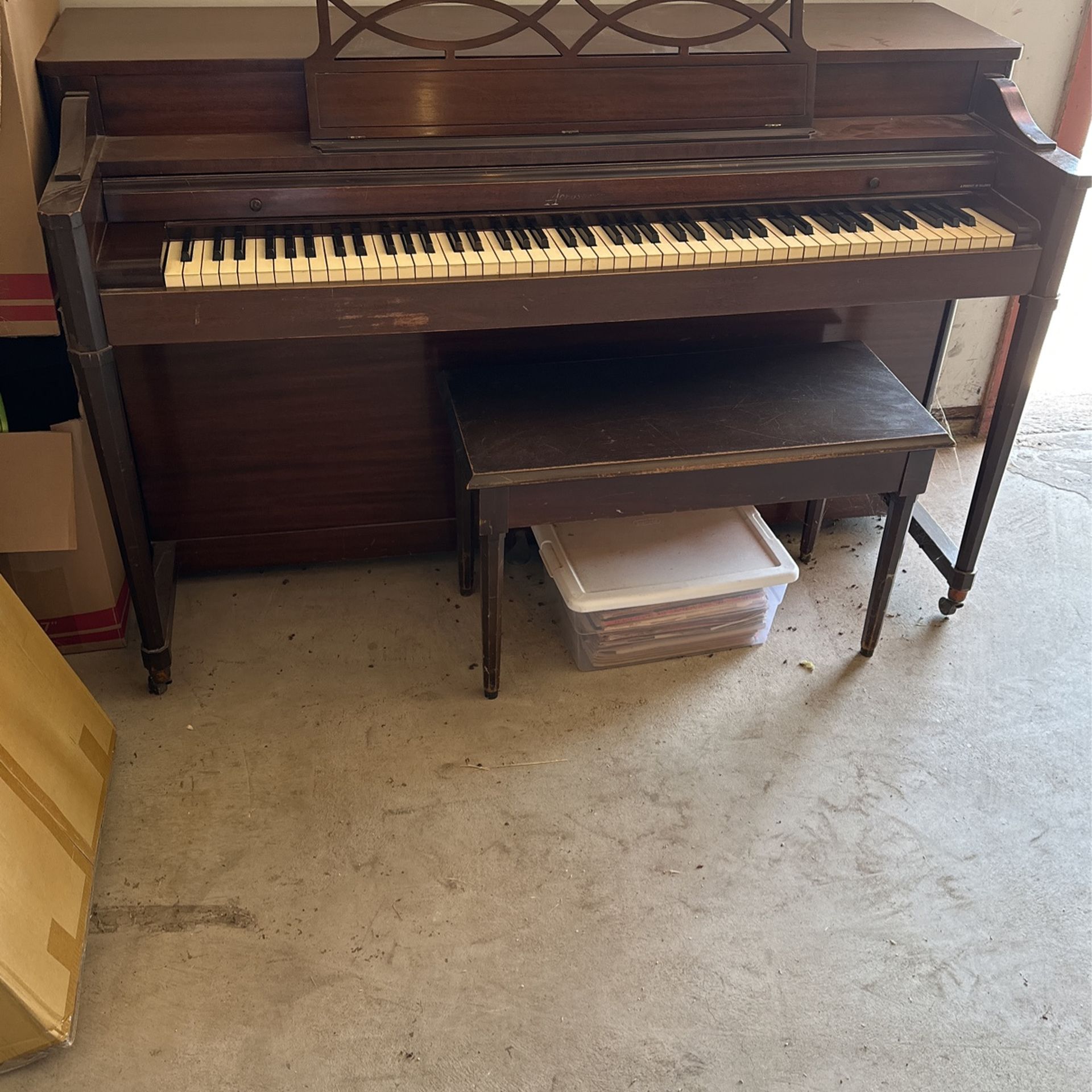 Spinet Piano, Make Offer