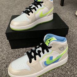 Jordan 1  Mid SE (Warped Swoosh) 