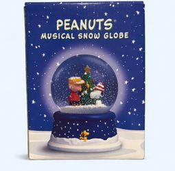 Peanuts Snow Globe 