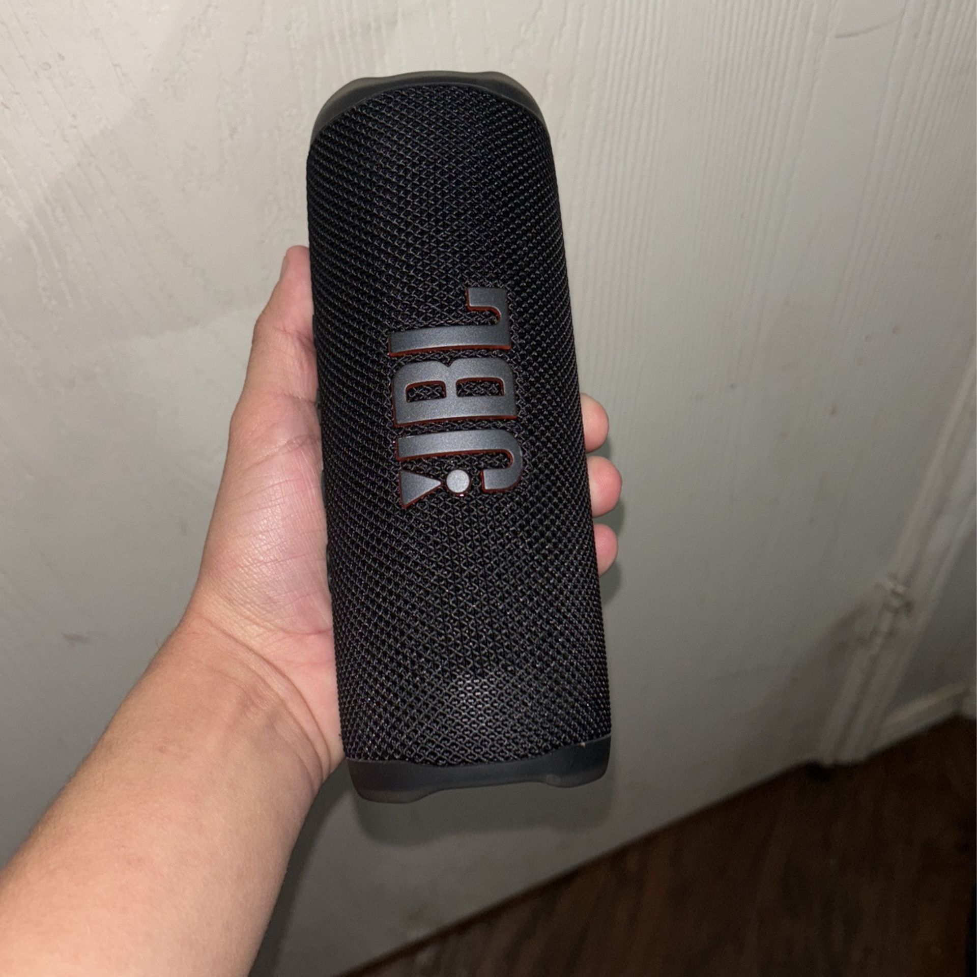 JBL 6 speaker
