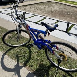 Motiv Rockpoint Bicycle .