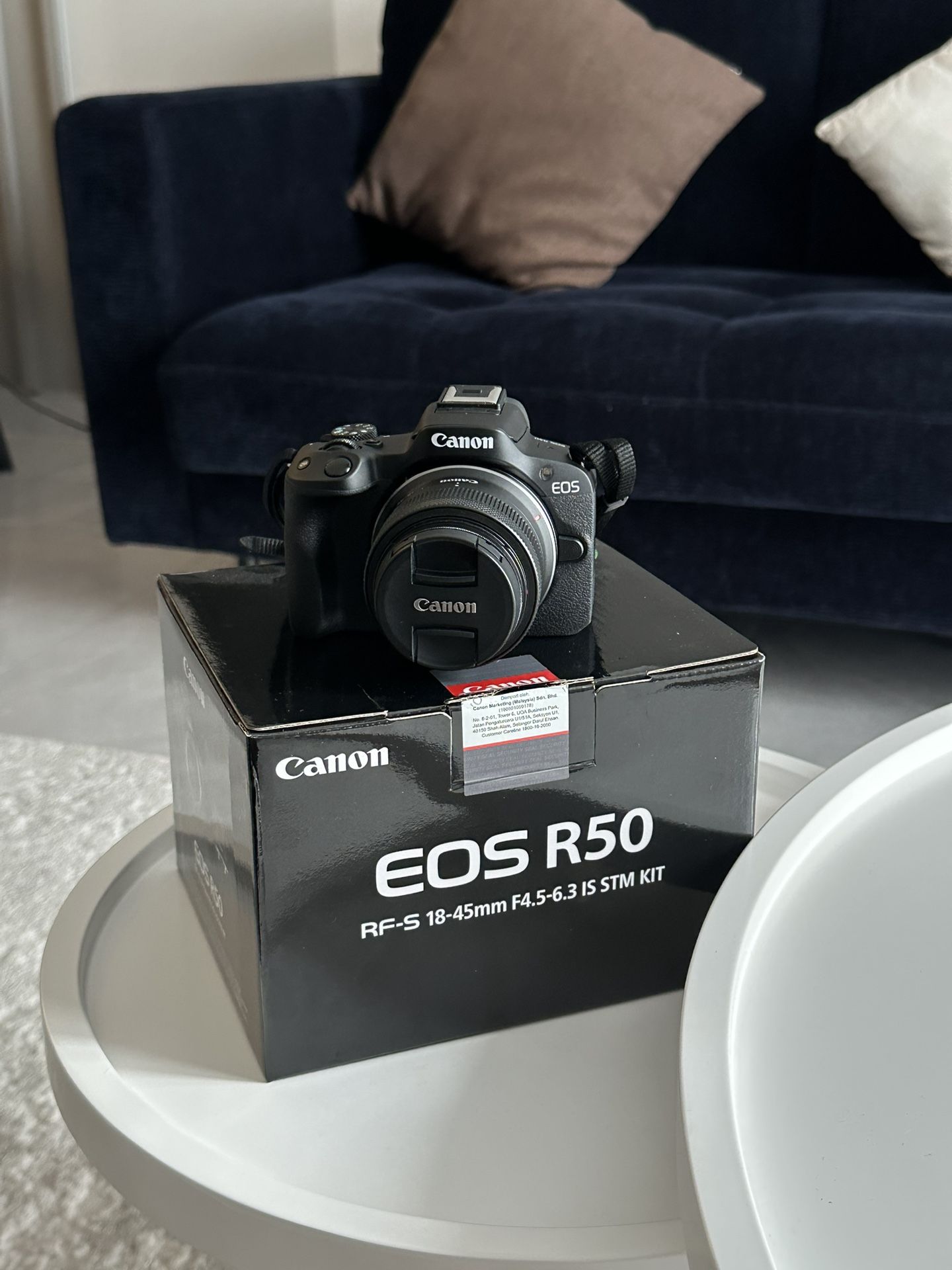Canon R50