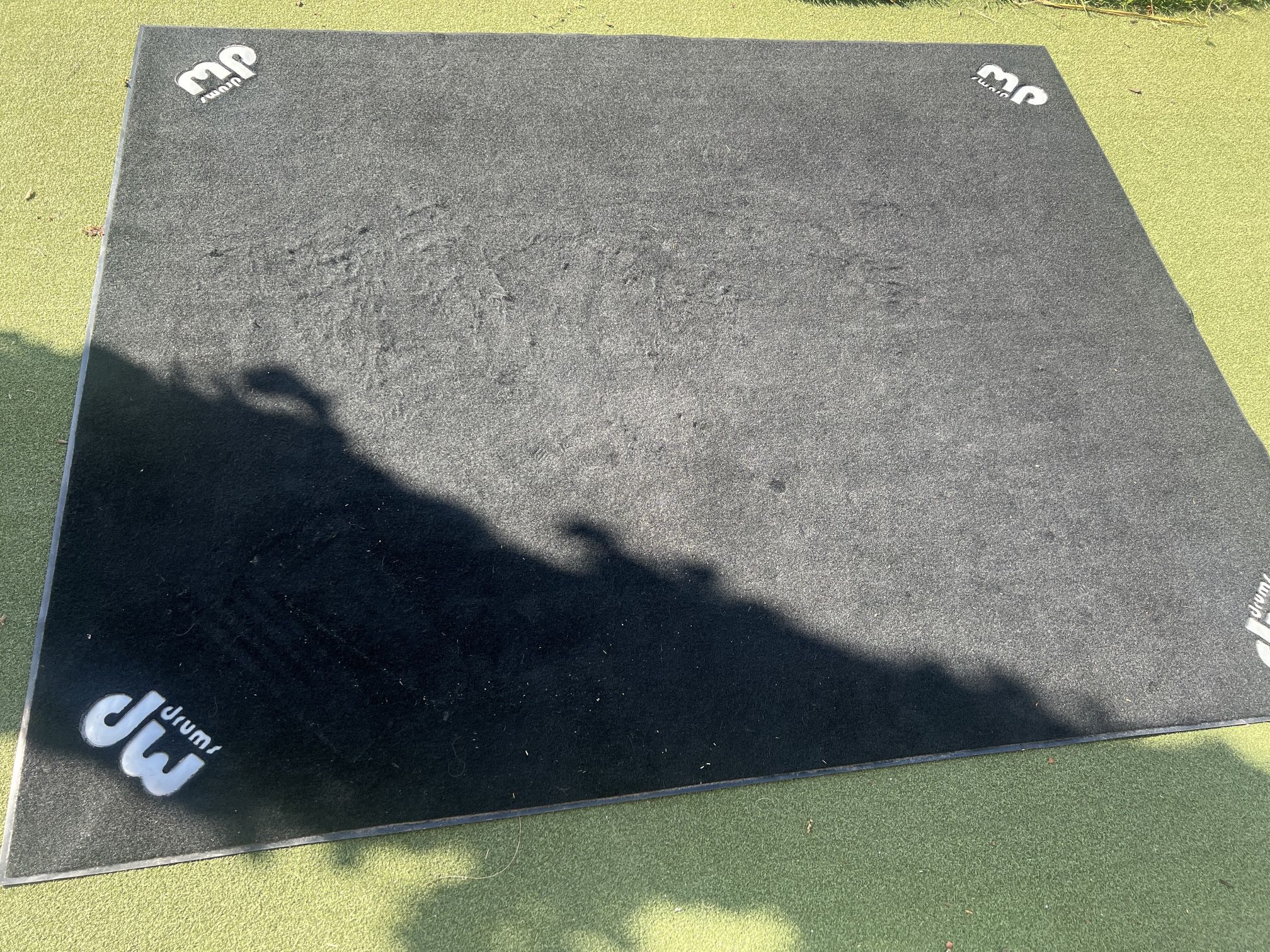 DW drum carpet, Rug