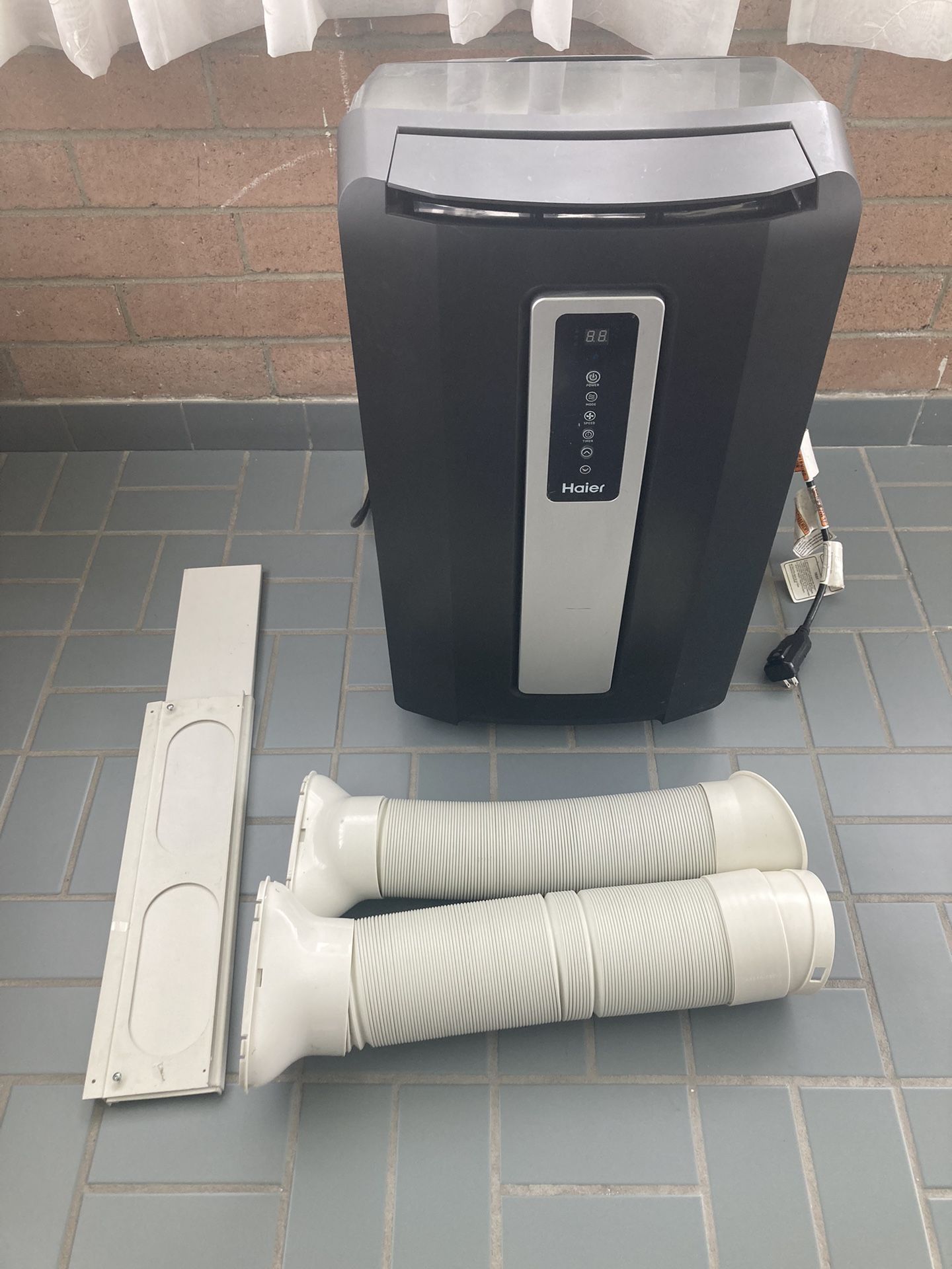 Haier Portable Air Conditioner AC 12,000 BTU for Sale in City Of