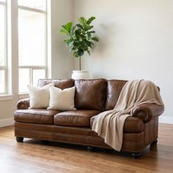 Free Delivery Hancock And Moore Leather Couch 