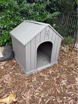 Large dog house - used good condition