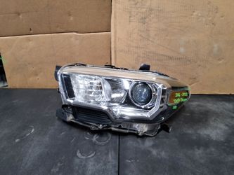 2016-2017-2018-2019-2020-2021-2022-2023 TOYOTA TACOMA LEFT SIDE HEADLIGHT LED OEM USED #11763